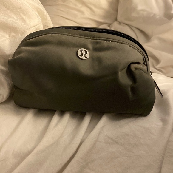 lululemon athletica Handbags - Lululemon mini travel/toiletry bag